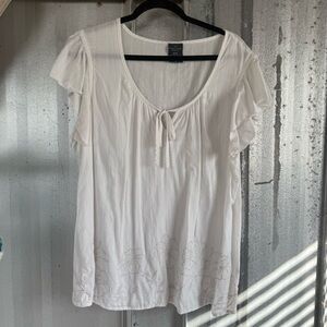 Faded Glory White Floral Embroidered Ruffle Sleeve Top
